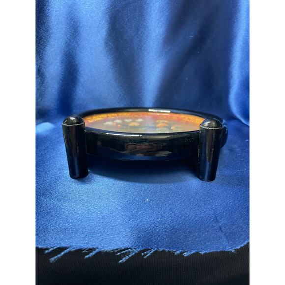 Asian Art Carved Jade and Coral Round Black Lacquer Frame - Picture 7 of 7